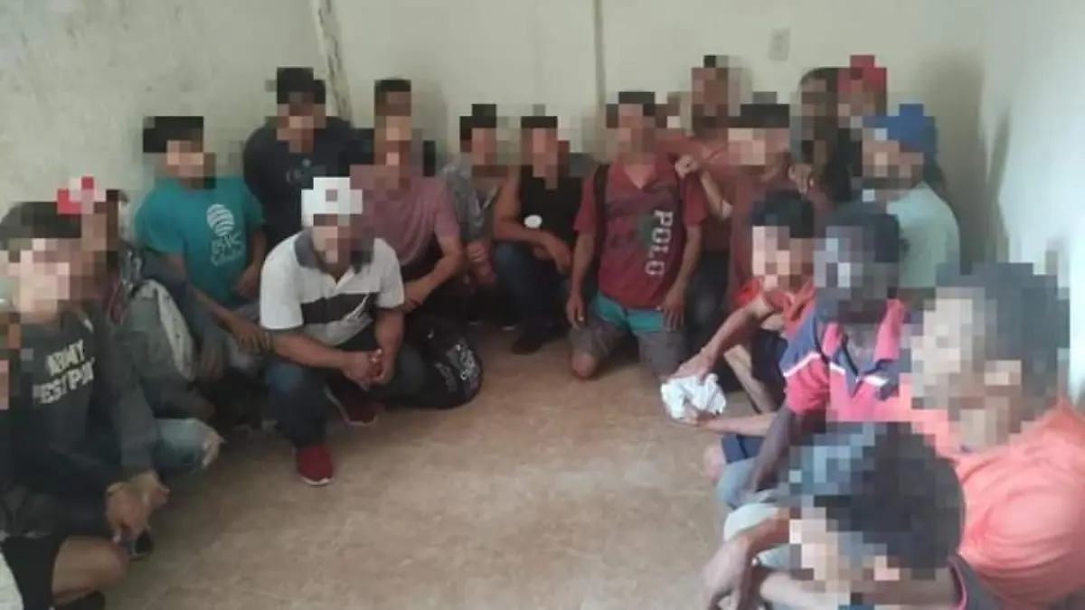 rescatan a migrantes